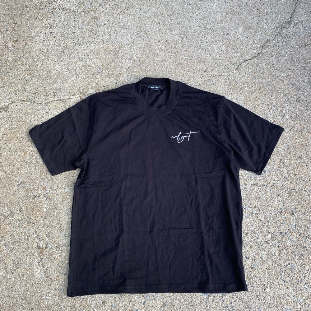 WHYAT TEE SIGNATURE LOGO